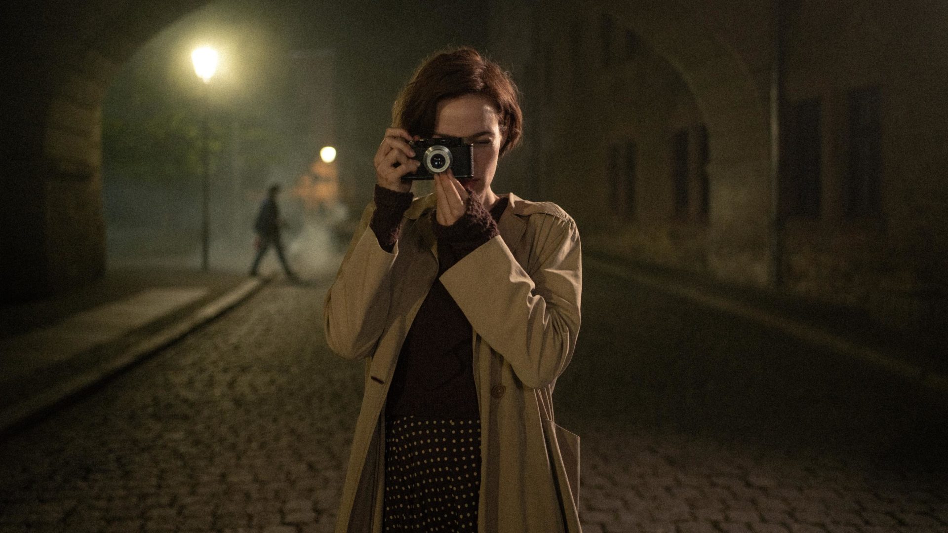 Image for: LA RAGAZZA CON LA LEICA